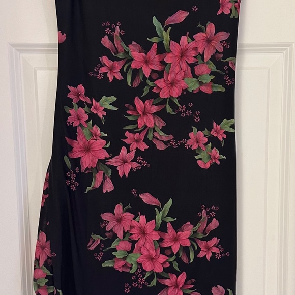 Sleeveless dress - Picture 2 of 2